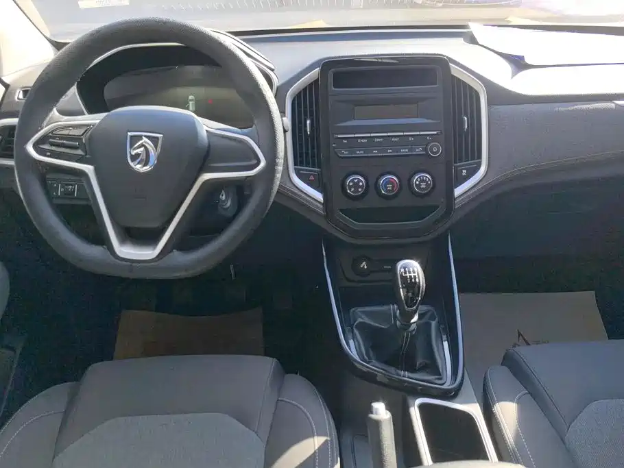Baojun 530 2020 2020 1.5T Manual Comfort 7-seater