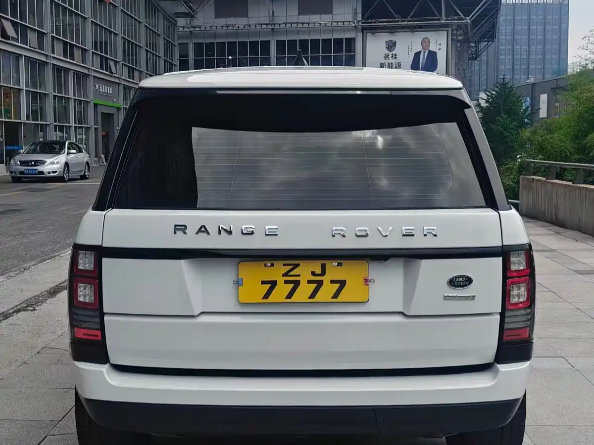 Land Rover Range Rover 2015 3.0 TDV6 Vogue фото 6