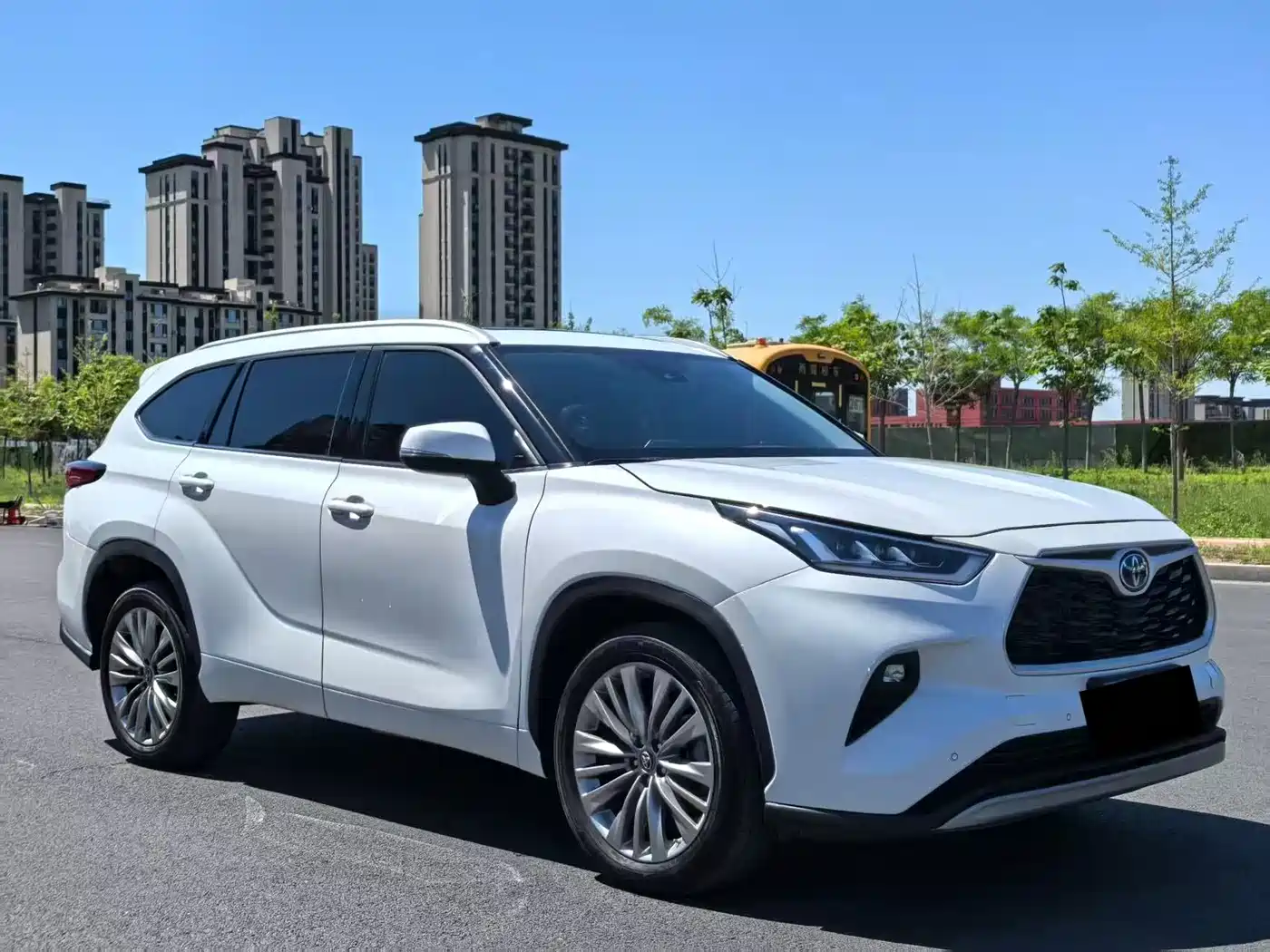 TOYOTA HIGHLANDER