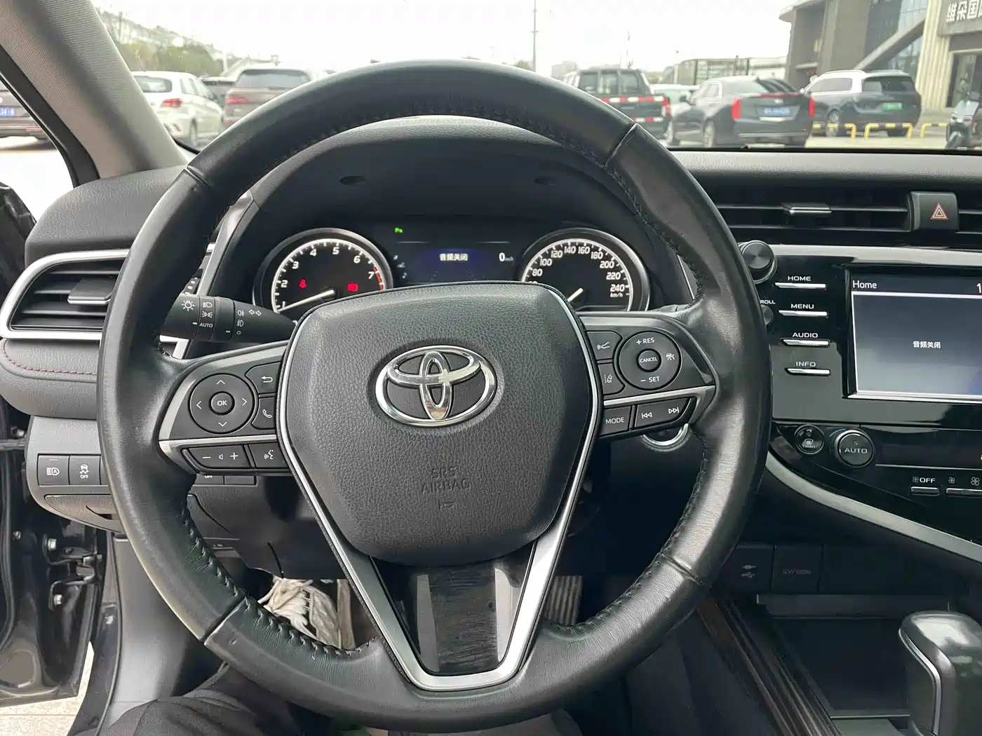 Toyota Camry 2018 2.0G Luxury Edition фото 11