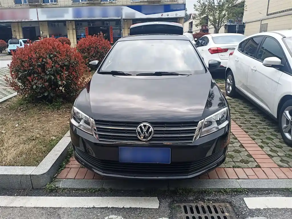 Volkswagen Lavida 2015 1.6L Automatic Trend Edition фото 3