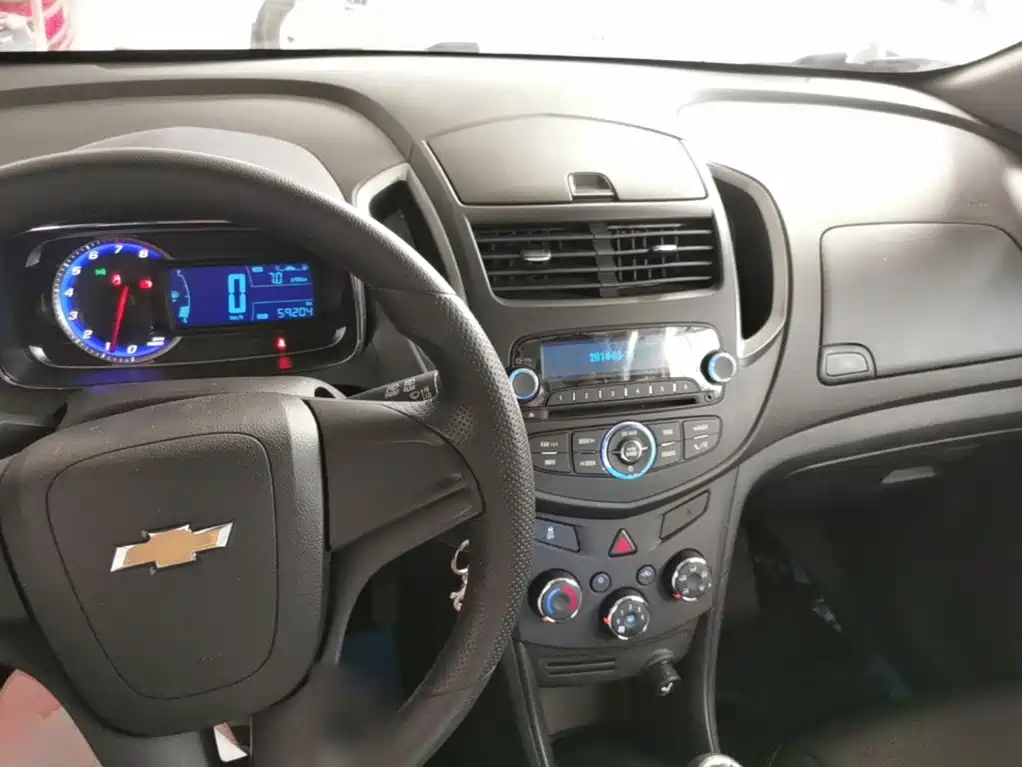 Фото 10 - Chevrolet Trax