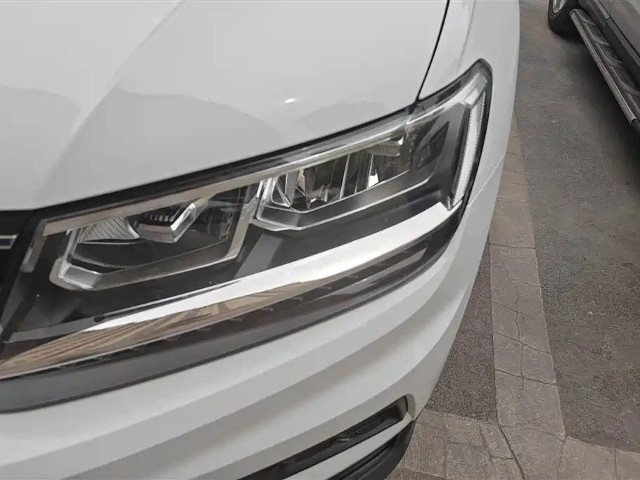 Volkswagen Tiguan 2019 330TSI 4WD Smart Edition фото 5