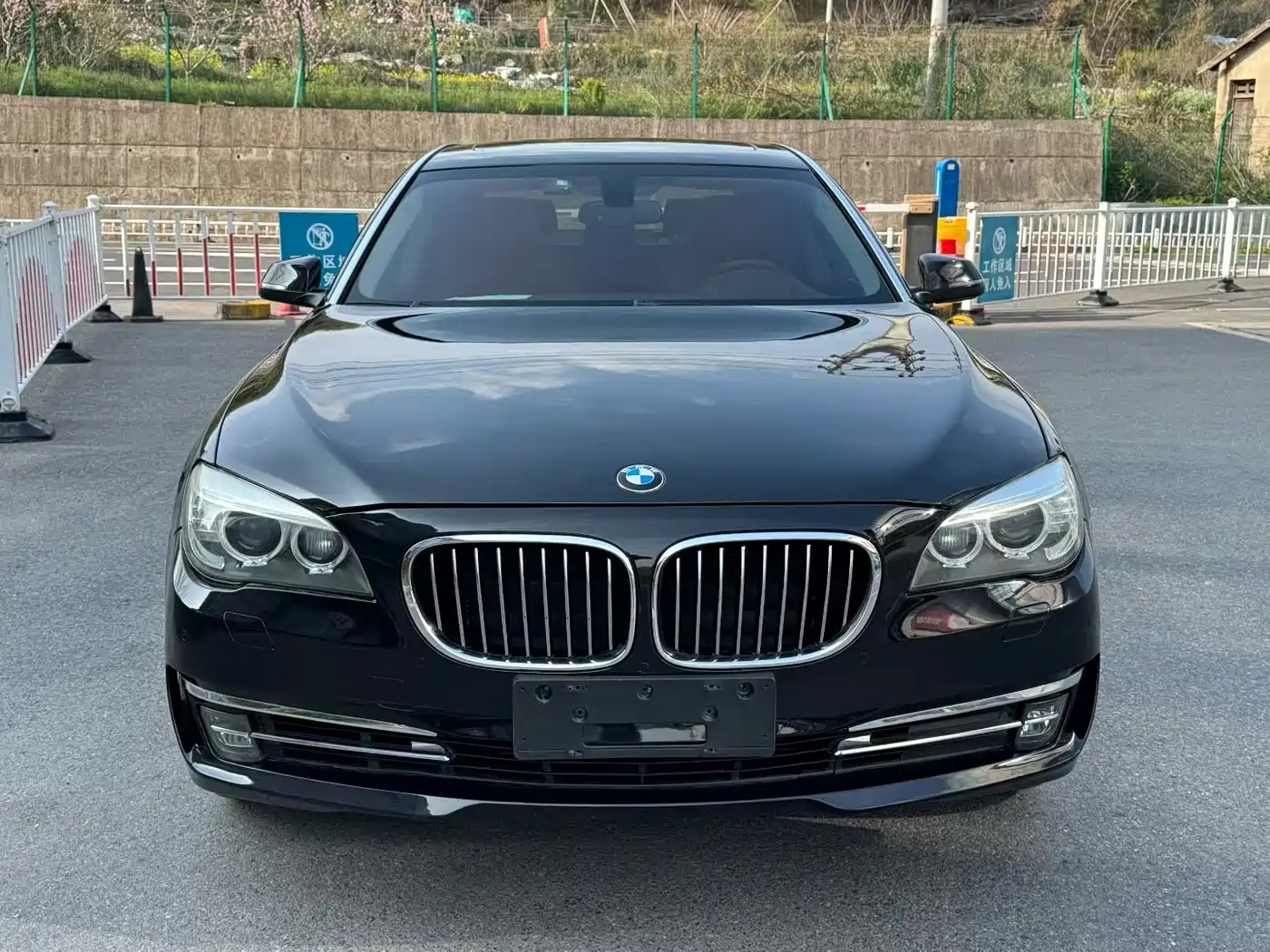 BMW 7 Series 2013 Model 740Li Leading фото 3