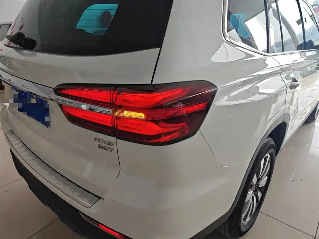 ROEWE RX8