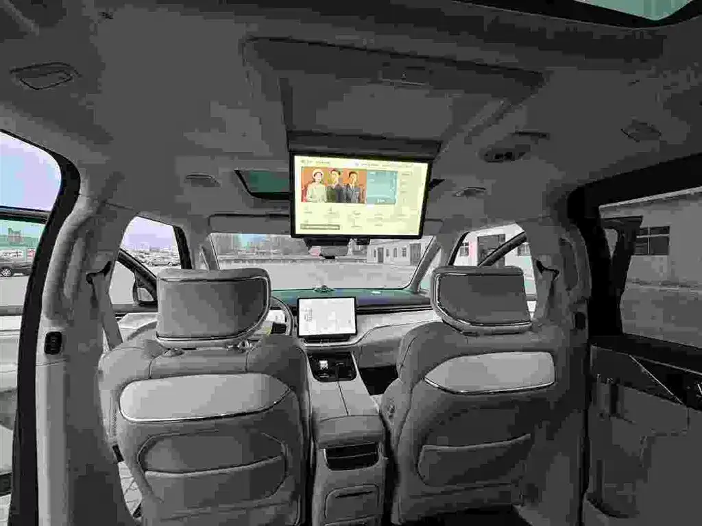 Volvo EM90 2024 2025 Ultra Six-Seater