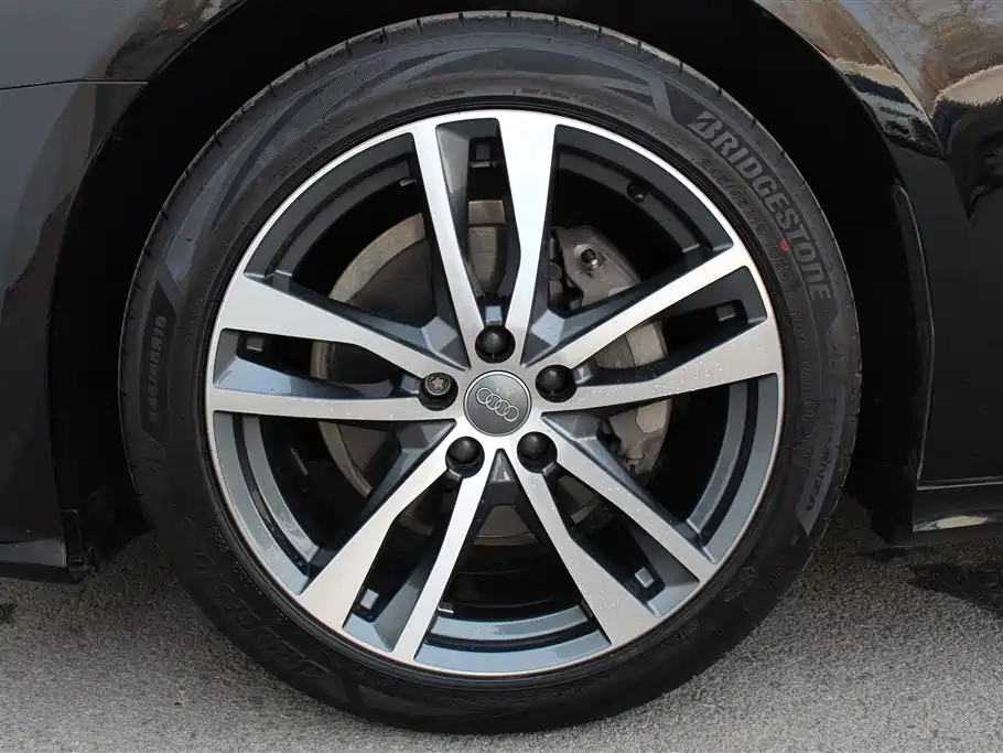 Audi A6L 2019 40 TFSI Luxury Dynamic фото 13