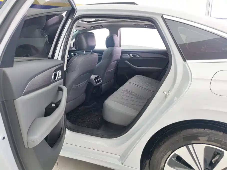 Geely Galaxy Galaxy A7 2025 2025 EM-i 150km Premium Edition