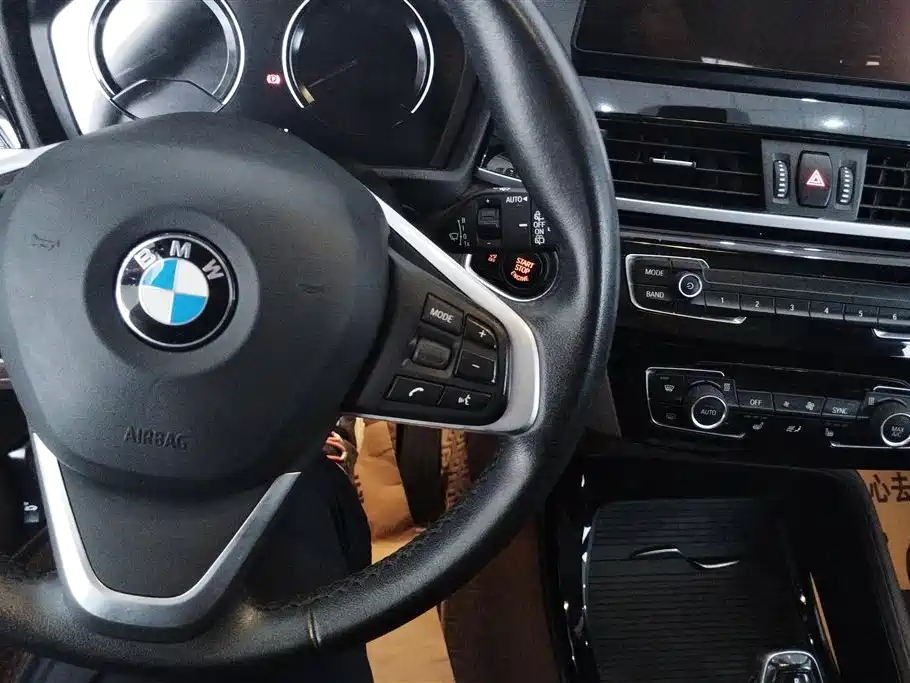 BMW X1 2020 sDrive25Li Leading Model фото 12