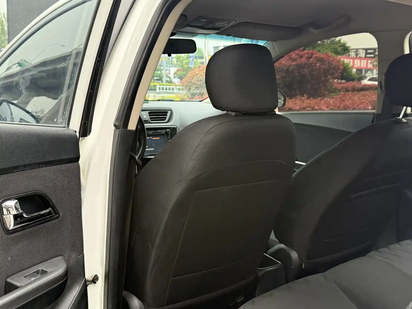 Kia K2 2012 Sedan 1.4L AT GLS Commemorative Edition фото 8