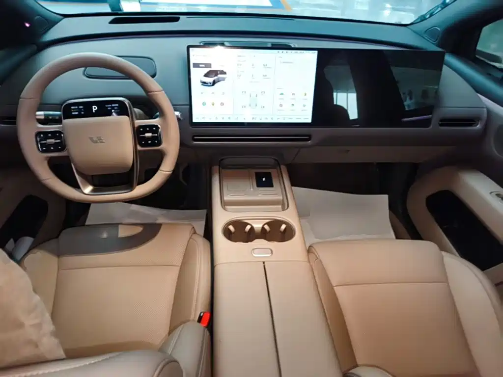 Li Auto i6 2026 2025 2WD Base Model