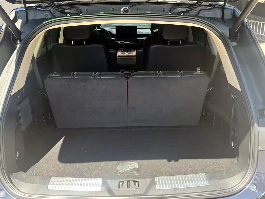 Lincoln Aviator 2023 3.0T V6 AWD Premium Cruise Edition 6-Seater фото 8