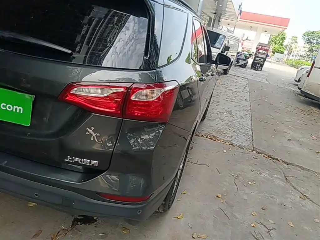 Chevrolet Equinox 2018 535T Automatic Galloping Edition фото 8