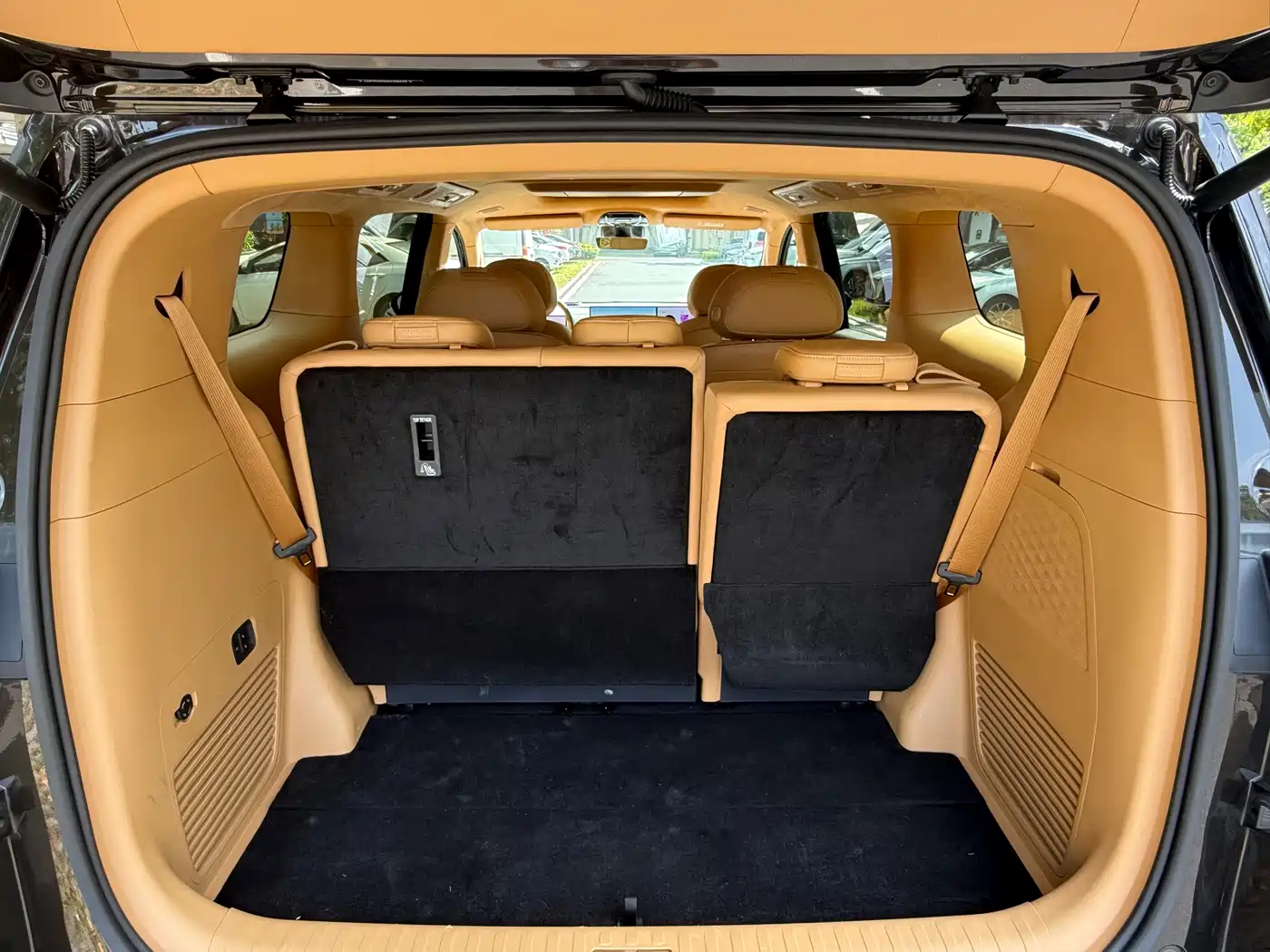 Voyah Auto Voyah Dreamer 2025 PHEV AWD Flagship Kunpeng Edition фото 14