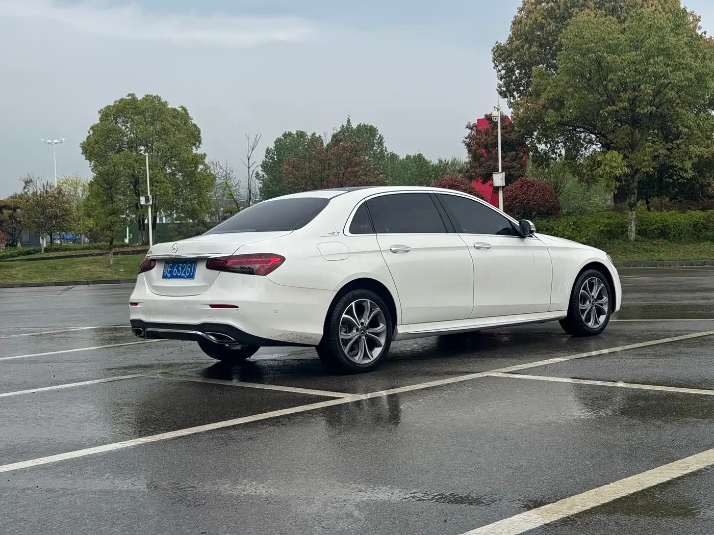 Mercedes-Benz E-Class 2023 E 300 L Sport Fashion фото 10