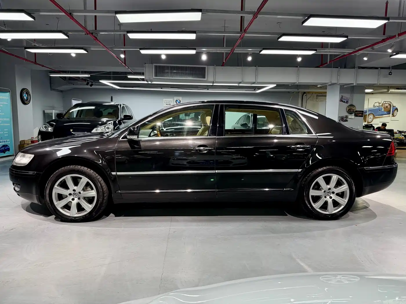 Volkswagen Phaeton 2009 Model 3.6L V6 5-seat Extended Comfort фото 4
