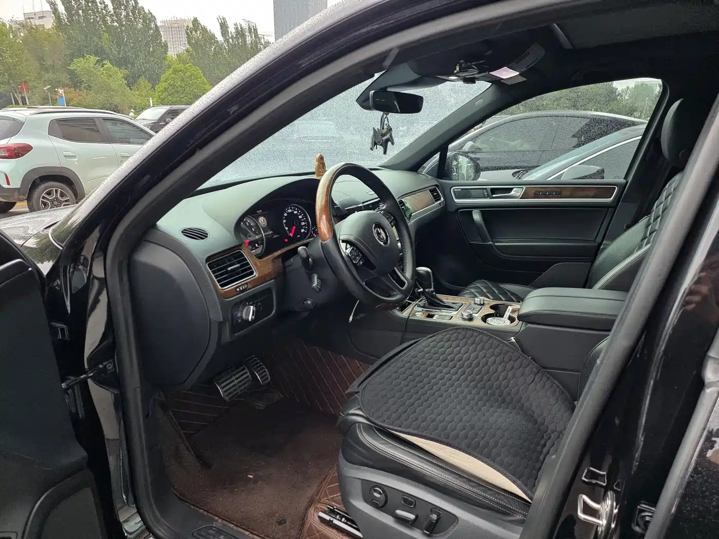 Фото 3 - Volkswagen Touareg