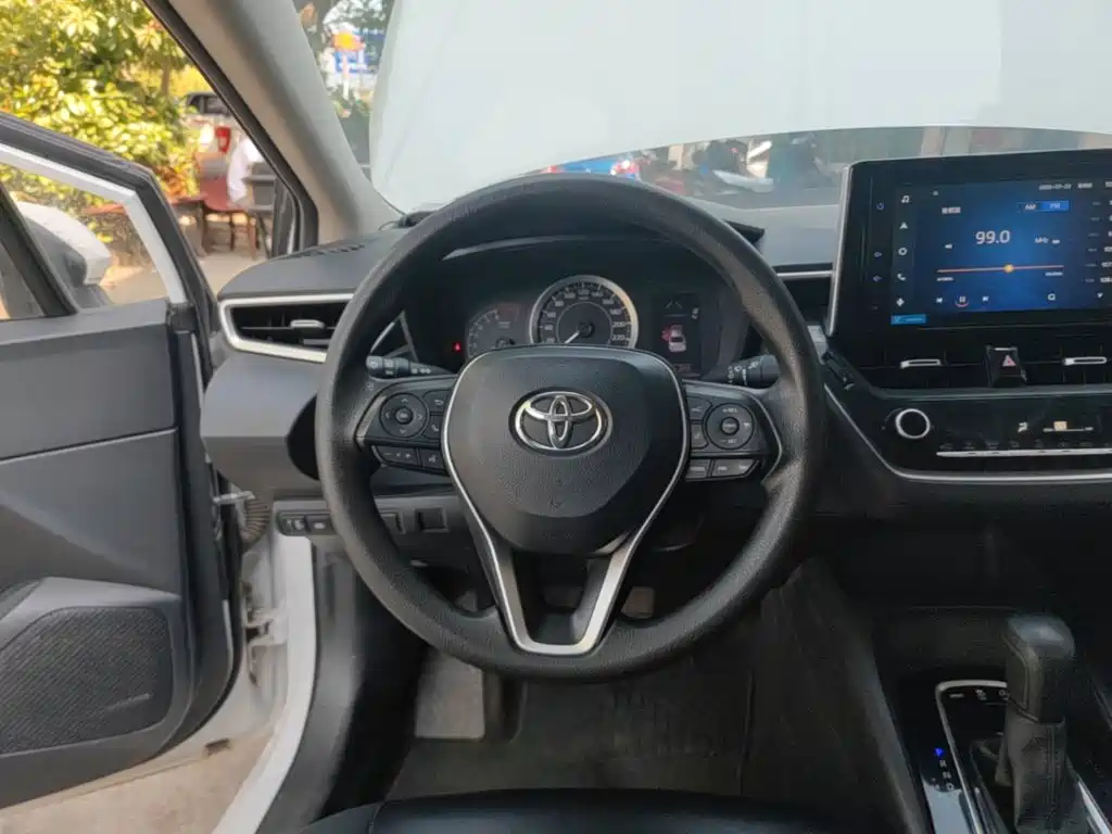 Photo 11 - Toyota Corolla