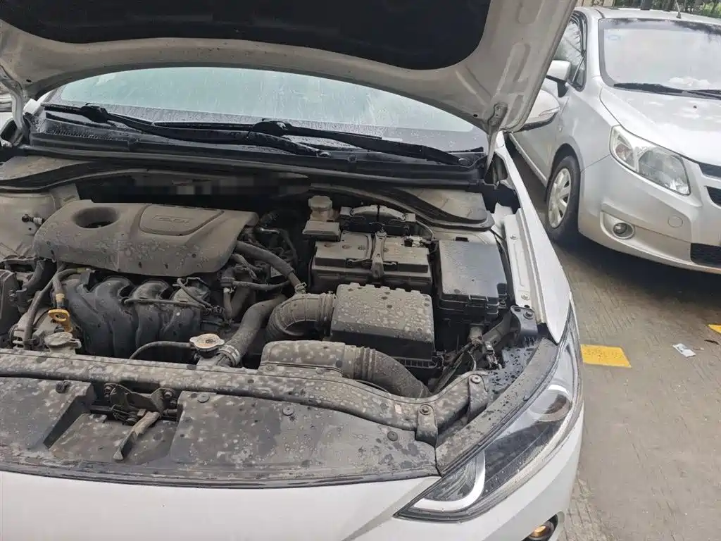Hyundai Elantra 2016 Model 1.6L Automatic Smart Elite фото 21
