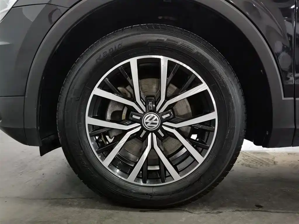Volkswagen Tiguan L 2018 330TSI Automatic 2WD Luxury Edition фото 17