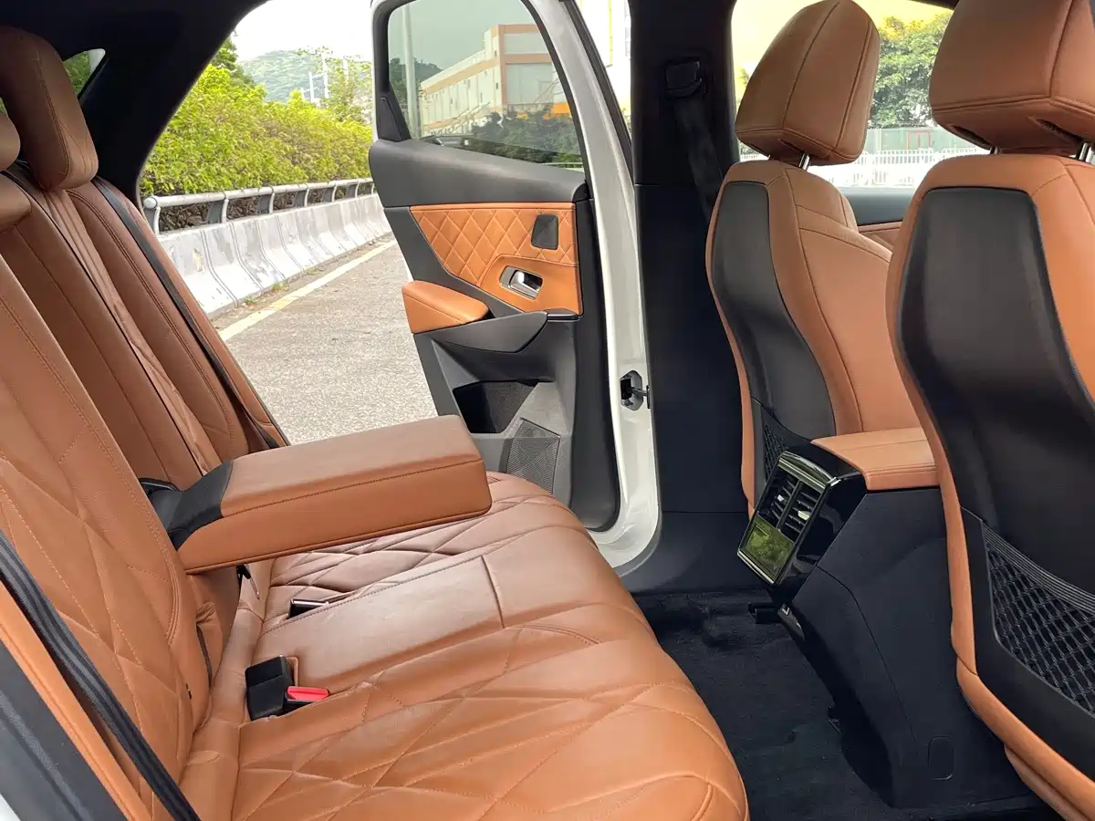 DS 7 2018 2018 45THP Rivoli Pioneer Edition