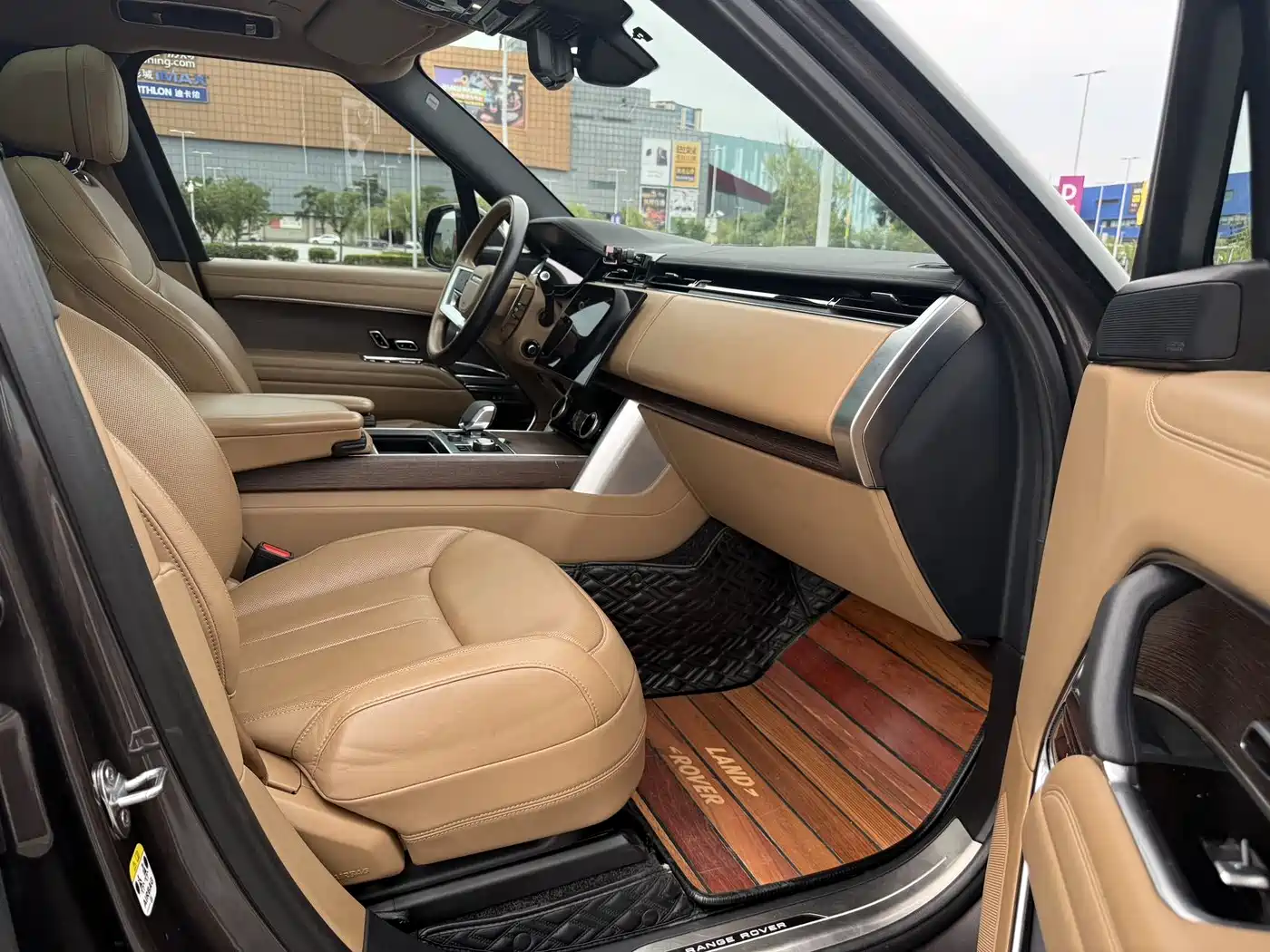 Land Rover Range Rover 2023 3.0 L6 400PS Genesis Extended Version фото 11