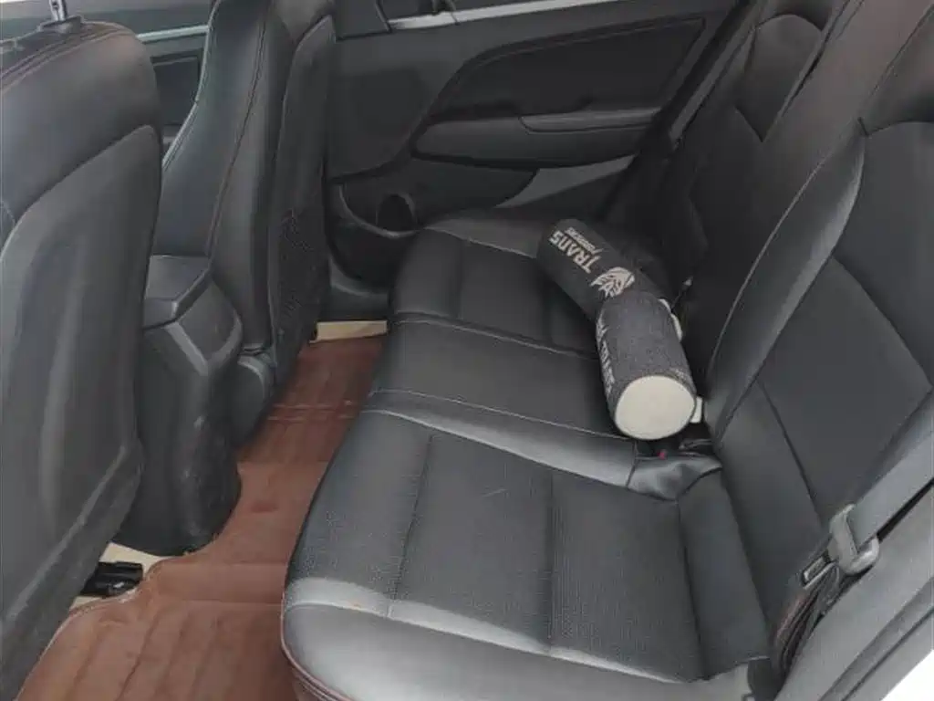 Hyundai Elantra 2016 Model 1.6L Automatic Smart Elite фото 14