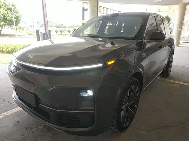 Li Auto Li L8 2025