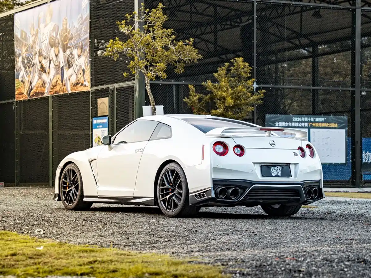 Nissan GT-R 2017 3.8T Flagship Edition фото 21