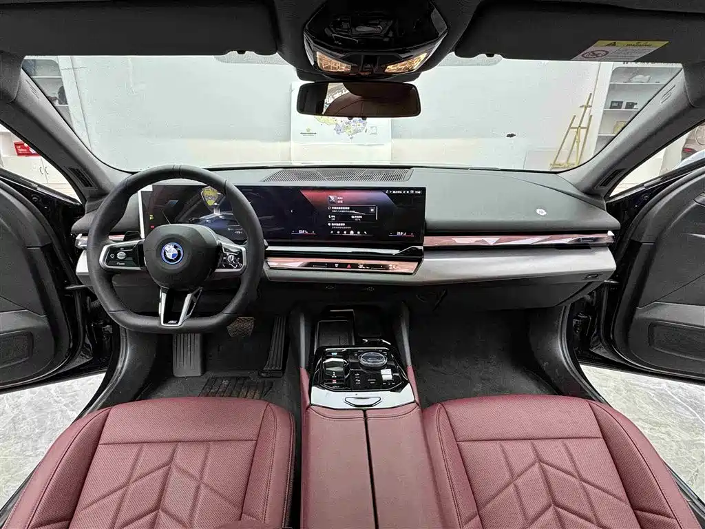BMW I5