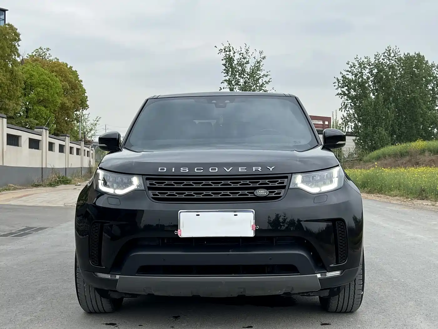 Land Rover Discovery 2017 3.0 SC V6 SE фото 2