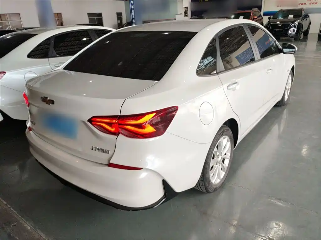 CHEVROLET CRUZE