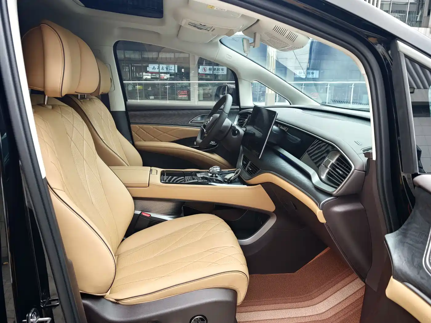 Denza D9 2024 DM-i 980 AWD Premium фото 22