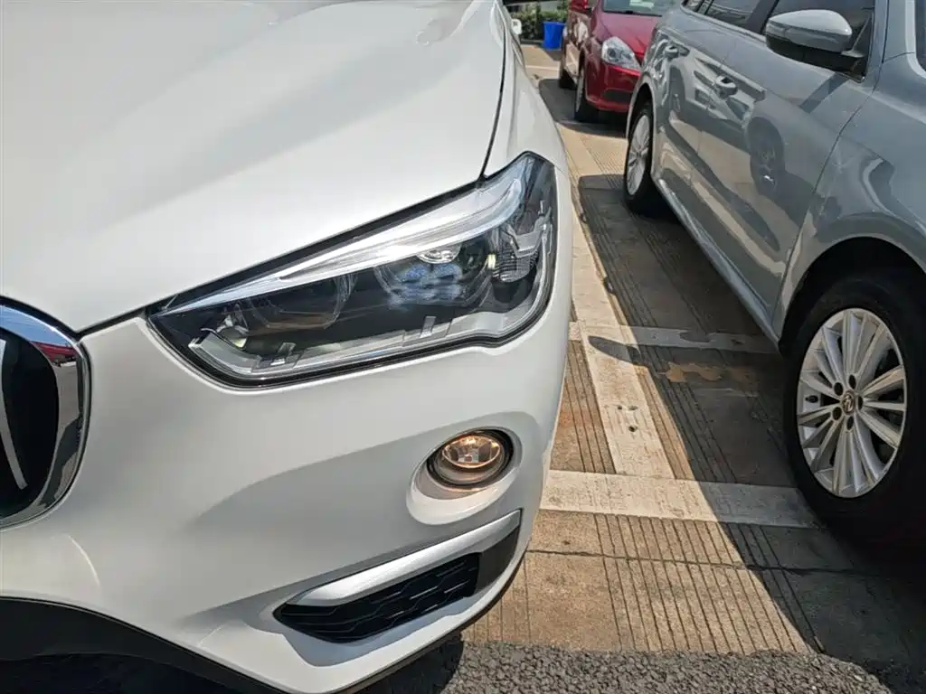 BMW X1 2019 sDrive18Li Premium Model фото 24