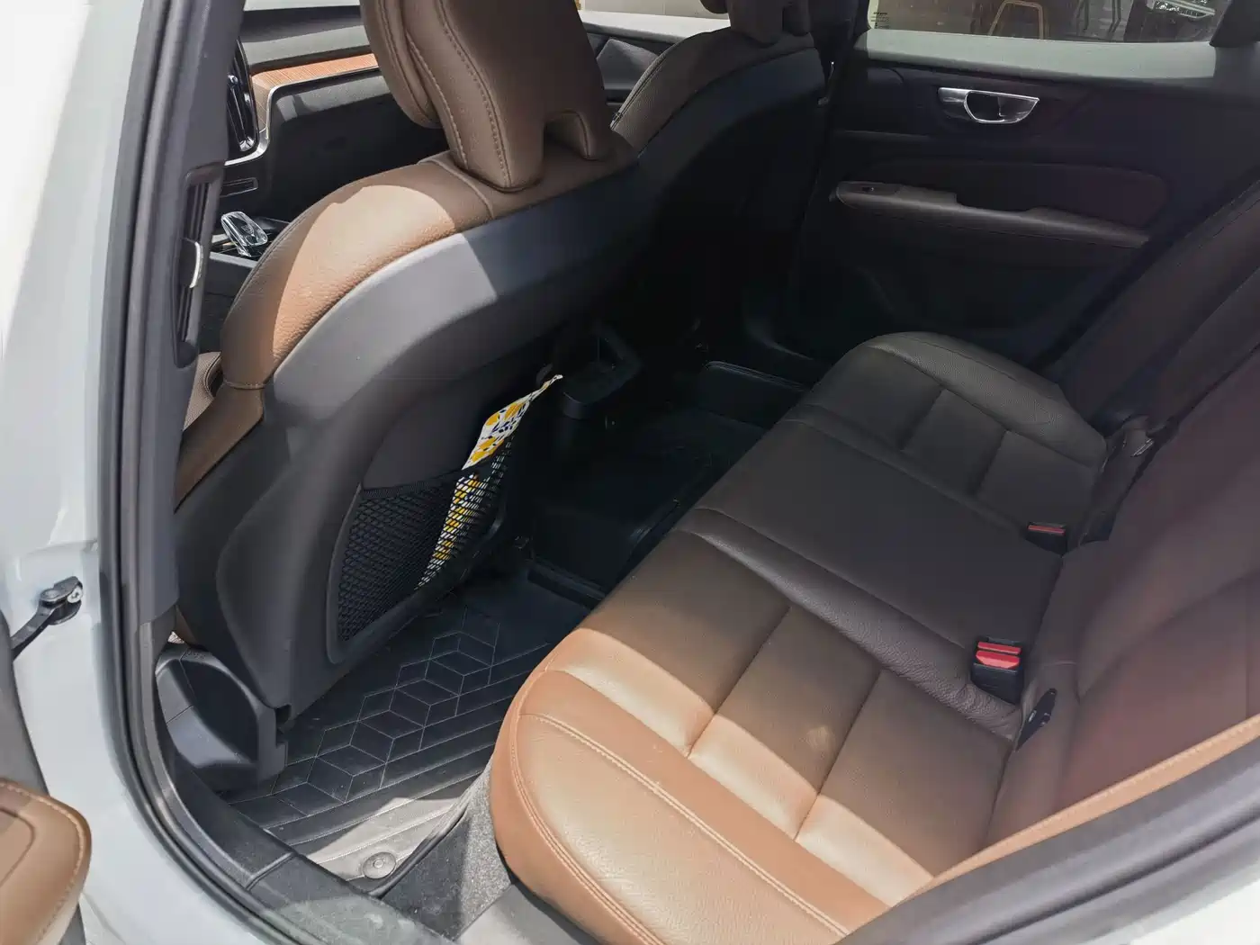 Фото 9 - Volvo S60