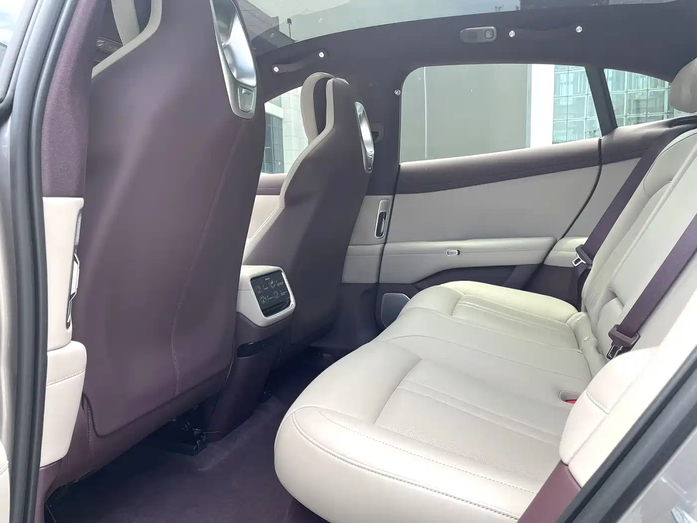 Xiaomi Auto Xiaomi YU7 2025 Extended Range RWD Edition фото 6