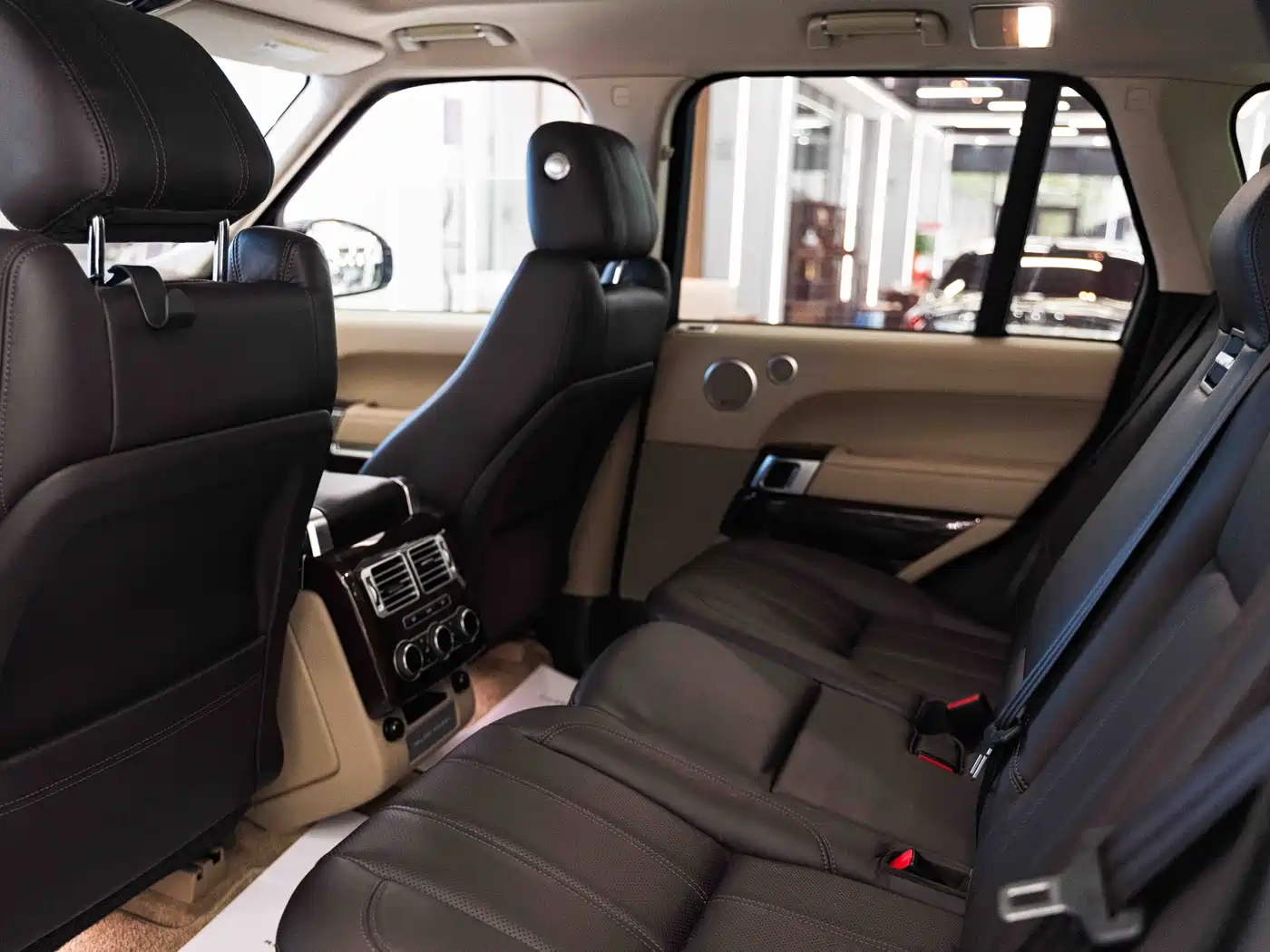 Land Rover Range Rover 2017 3.0 SC V6 Golden Age Edition фото 14