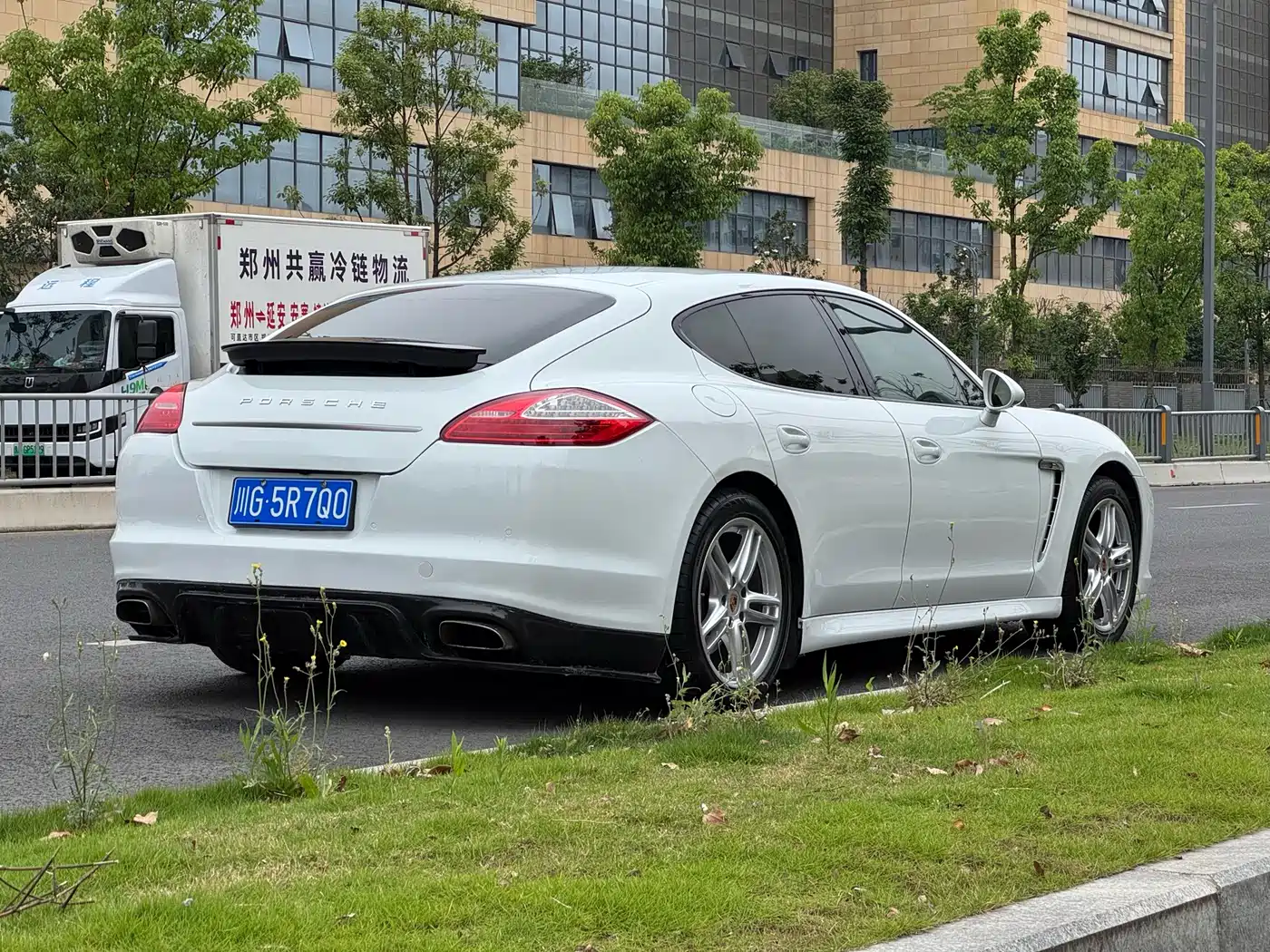 Porsche Panamera 2013 Panamera Platinum Edition 3.6L фото 17