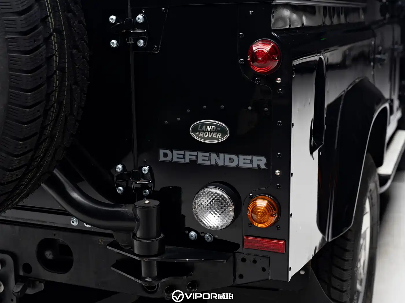 Land Rover Defender фото 19