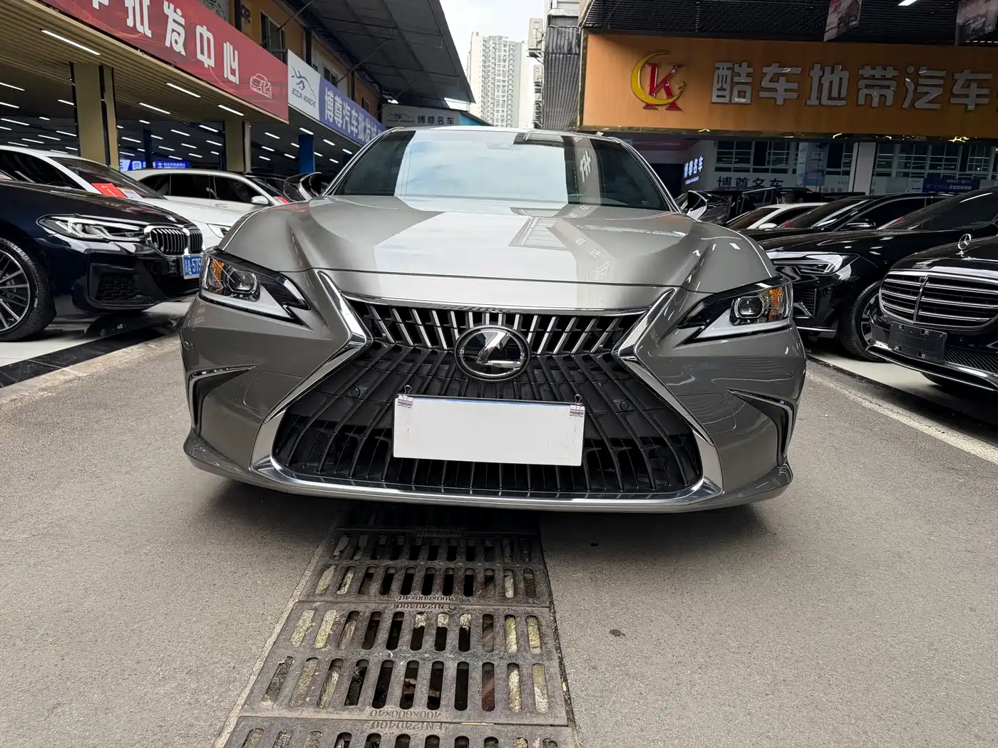 Lexus ES 2021 200 Excellence Edition фото 2