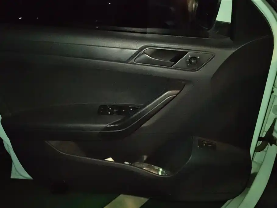 Volkswagen Jetta 2019 Dream Edition 1.5L Auto Fashion фото 7
