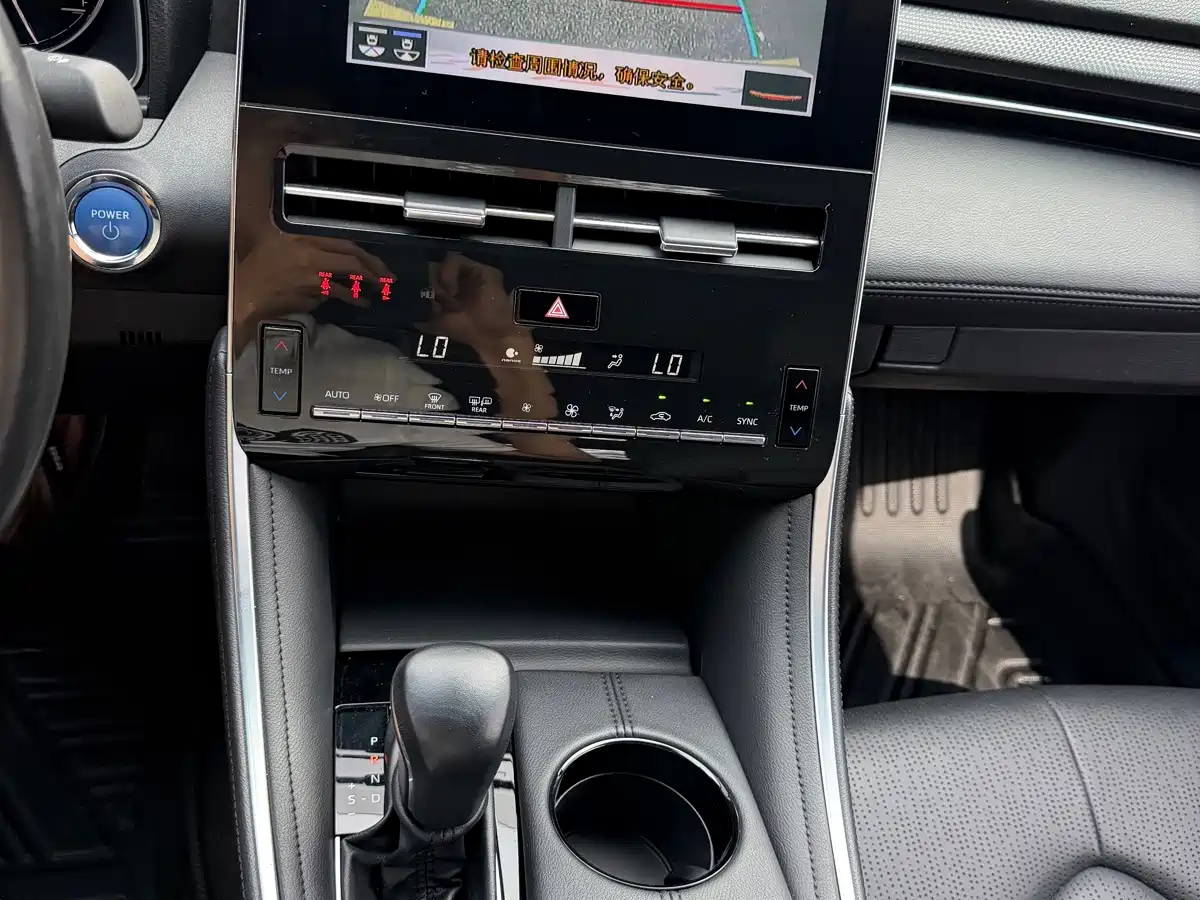 صورة 15 - Toyota Avalon
