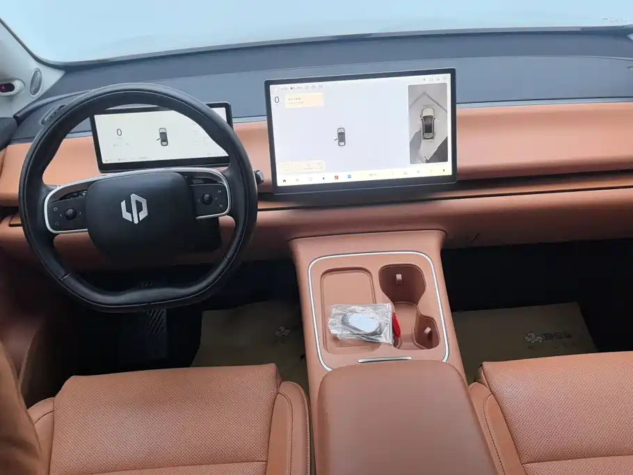 Фото 12 - Leapmotor C10