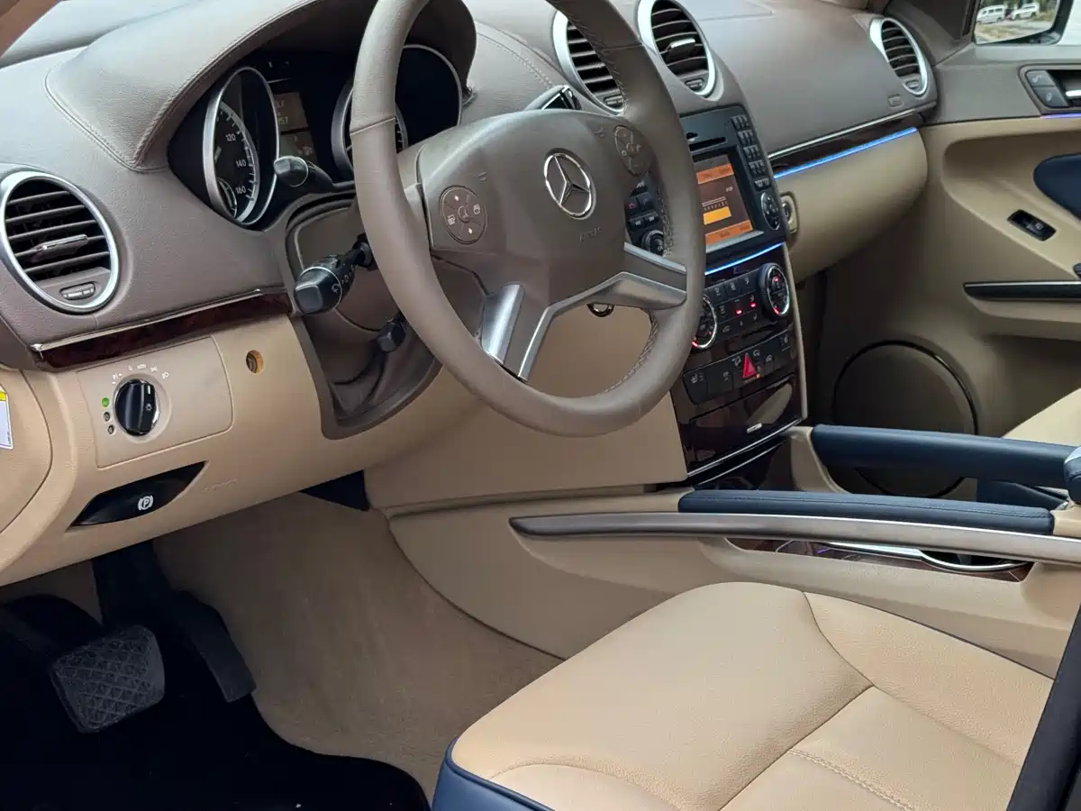 Mercedes-Benz GL-Class 2011 GL 450 4MATIC Premium фото 12