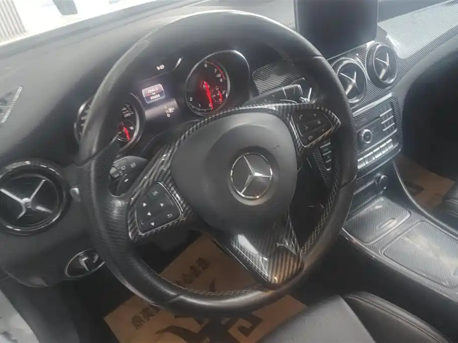 Mercedes-Benz GLA 2018 GLA 200 Fashion фото 15