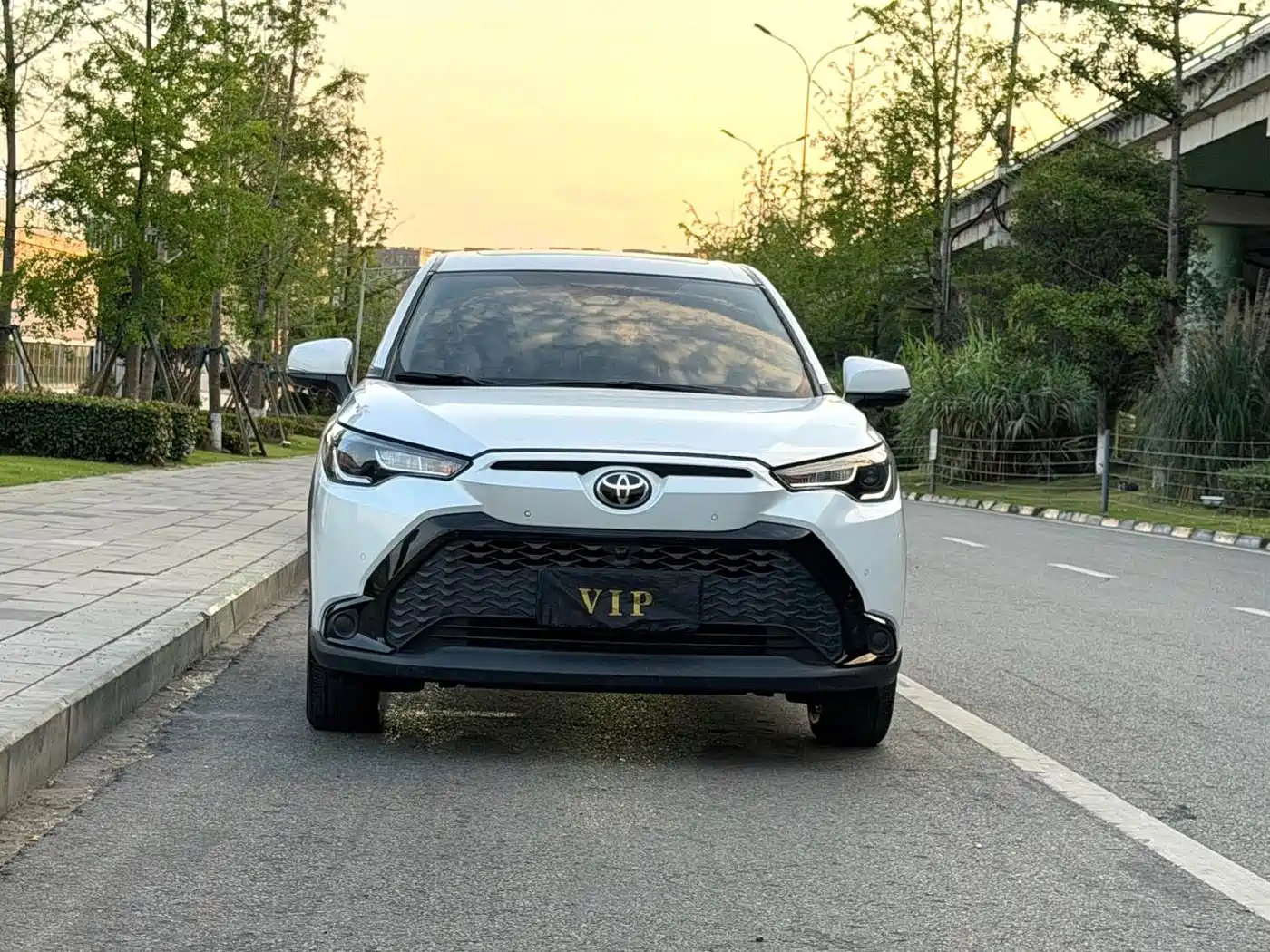 Toyota Frontlander 2024 2.0L CVT Leading Plus Edition фото 6