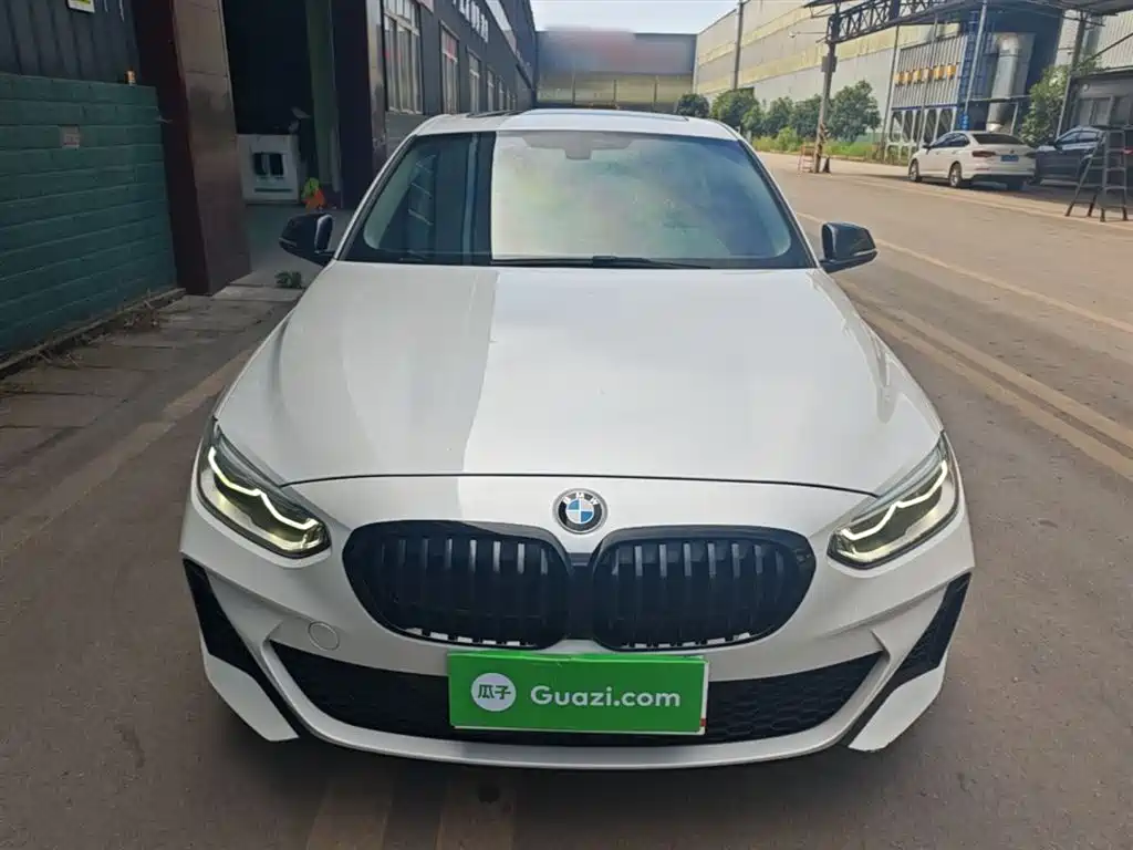 BMW 1-SERIES
