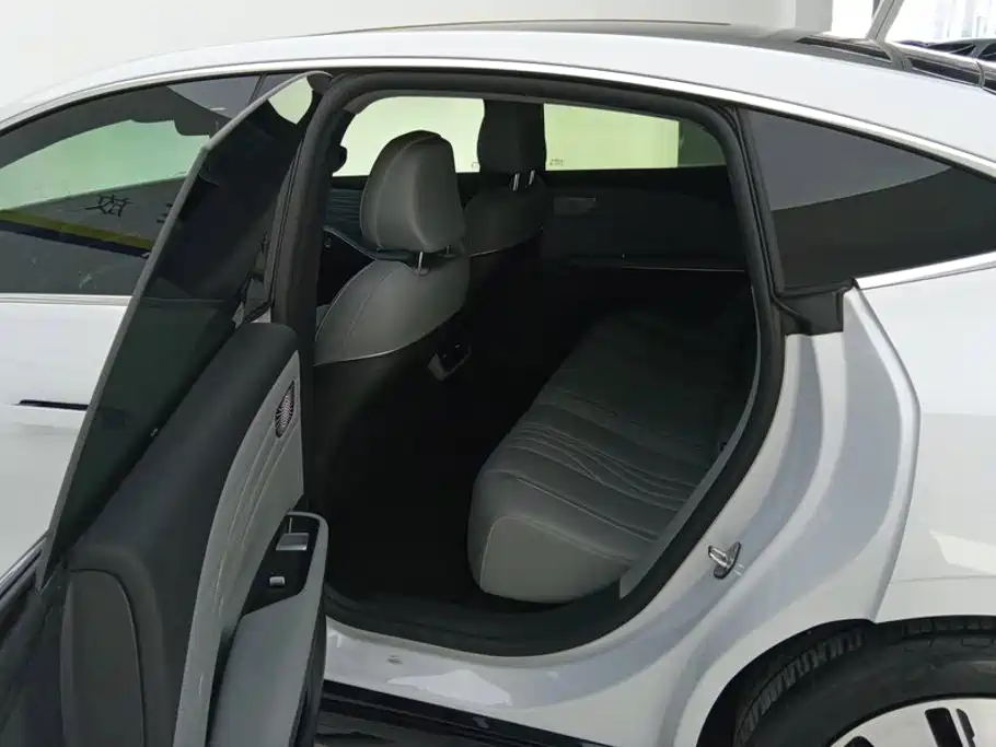 Geely Galaxy Galaxy E8 2024 2024 665km RWD Starship Voyager Edition