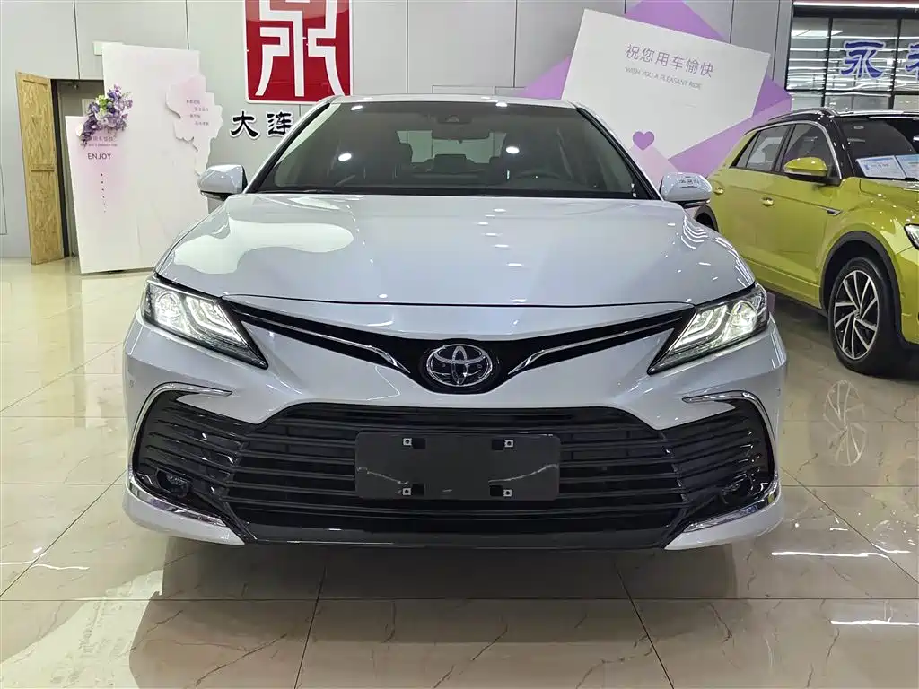 Toyota Camry 2021 2.0G Luxury Edition фото 2