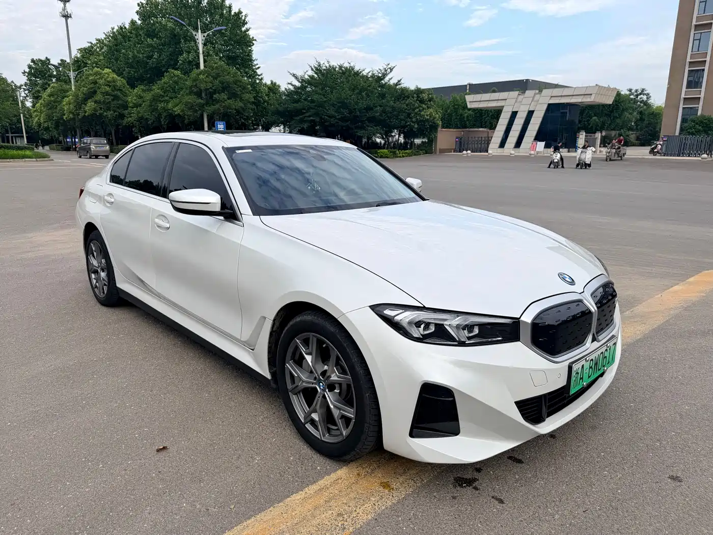 BMW i3 2022 eDrive 35 L фото 3